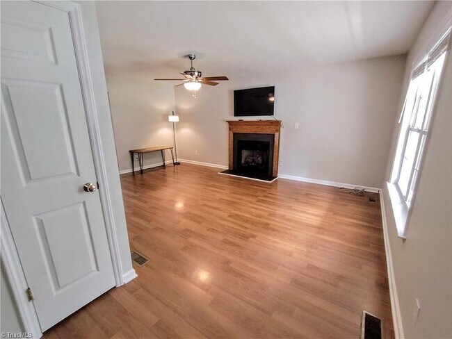 Building Photo - 3709 Courtland Cir