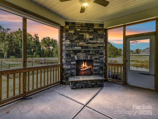 Building Photo - 9528 Horsebit Ln