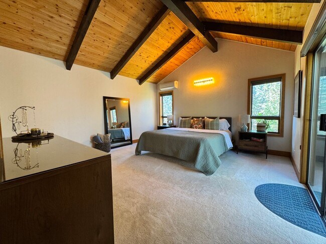 Building Photo - FOR RENT: FURNISHED LONG-TERM EXTREMELY CO...