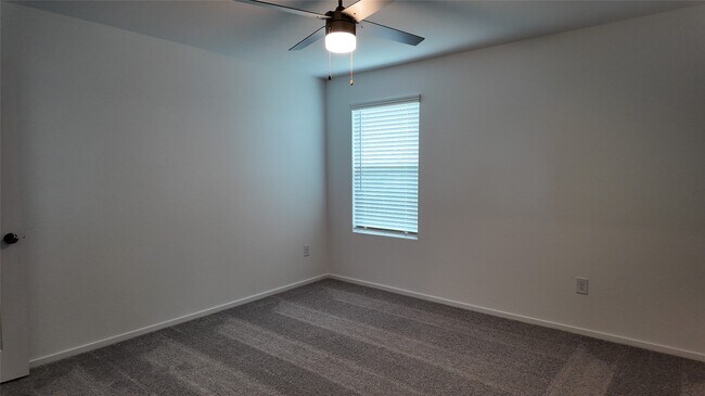 Building Photo - 15035 Rustic Moon Rd