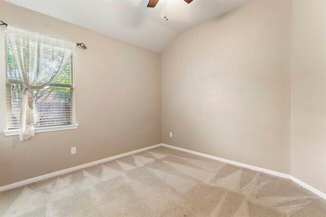 Building Photo - 2902 Lemmingham Dr