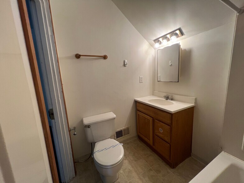 Building Photo - 1205 Mississippi St