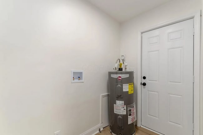 Building Photo - Fully Renovated 2-Bedroom Home with 1-Car Garage