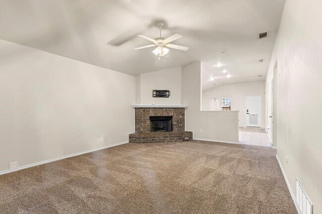 Building Photo - 304 E 94th St