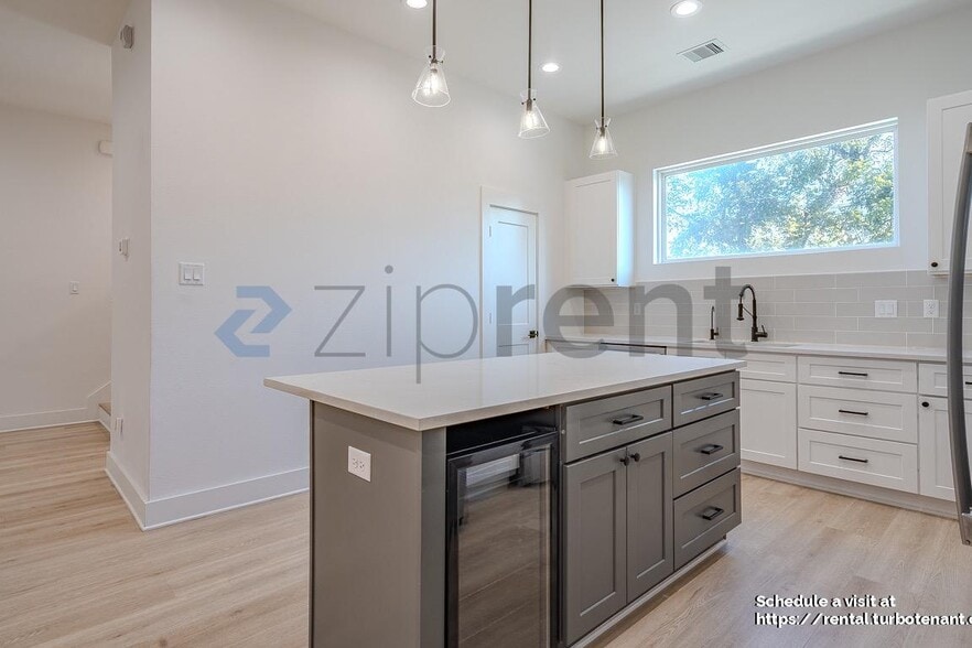 Building Photo - 2852 Cline St