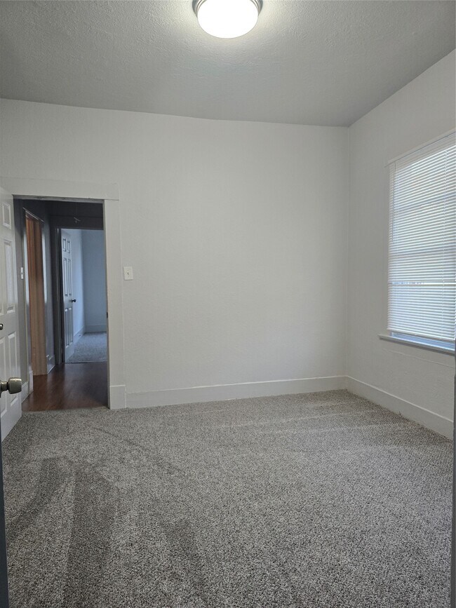 Building Photo - 6910 Avenue K