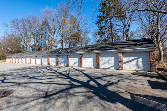 Building Photo - Brookdale Gardens Condo