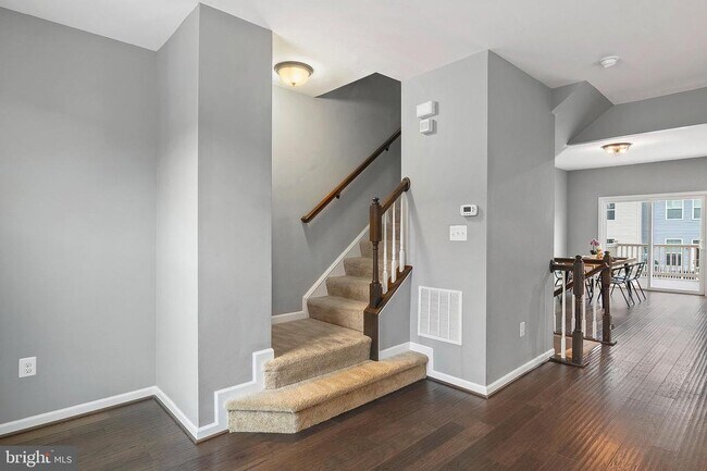 Building Photo - 708 Apple Orchard Dr