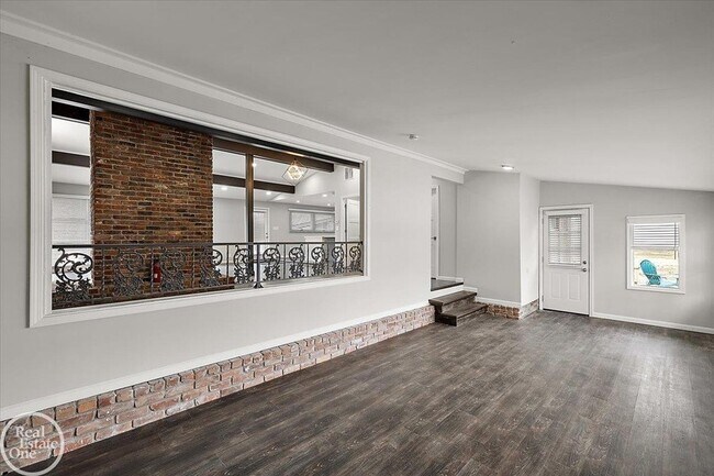 Building Photo - 1765 E Predmore Rd