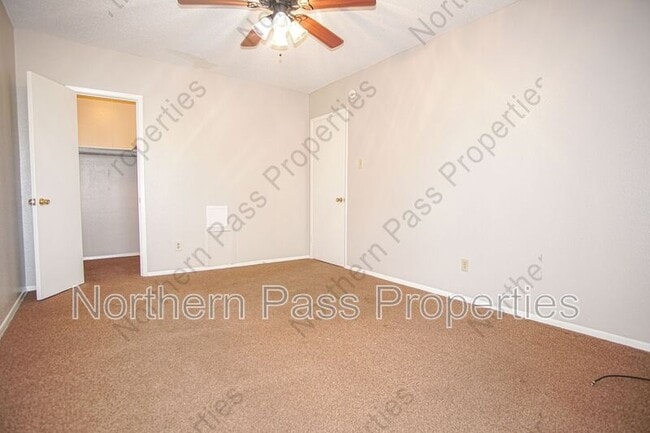 Building Photo - 6701 Escondido Dr