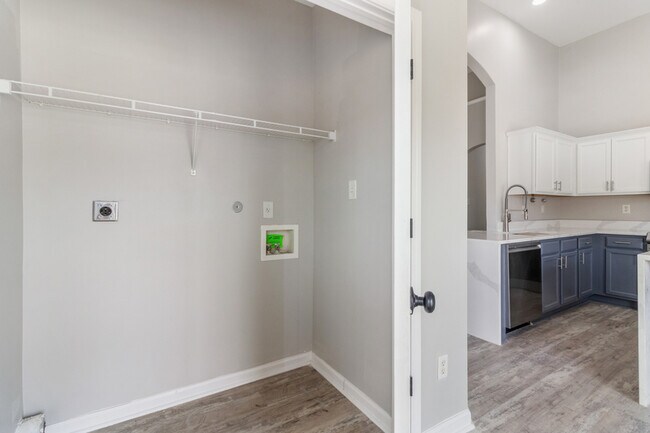 Building Photo - 9209 Acadia Pl