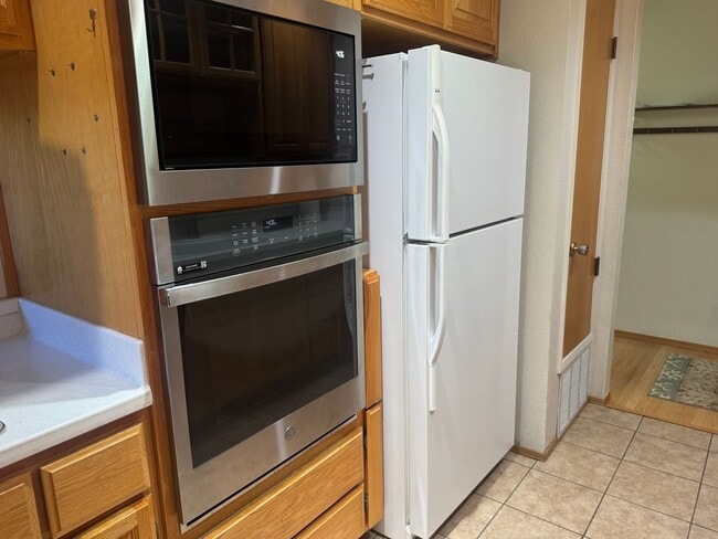 Building Photo - 519 San Remo St