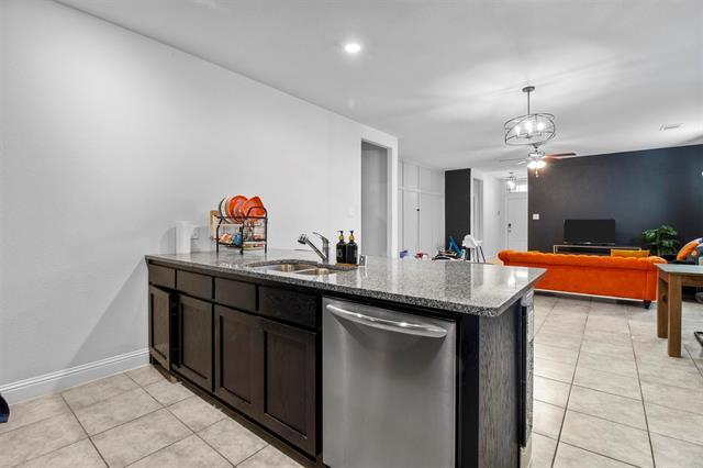 Building Photo - 1412 Green Leaf Dr