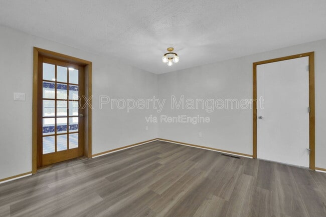 Building Photo - 1638 Parkinson Dr