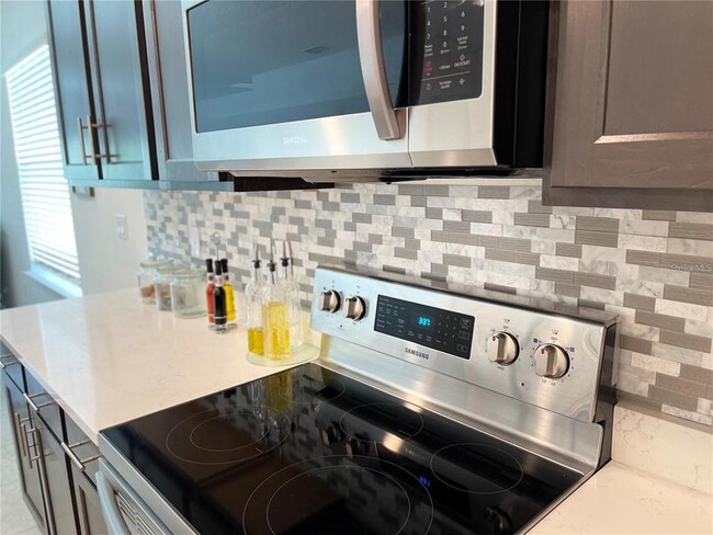 Building Photo - 4353 Desert Rose Ave