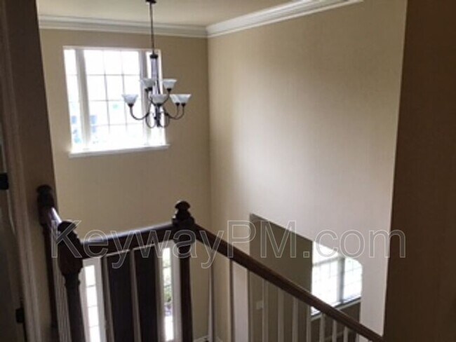 Building Photo - 6017 Reynolds Cir