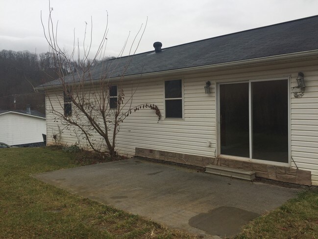 Building Photo - 2175 Maple Acres Rd