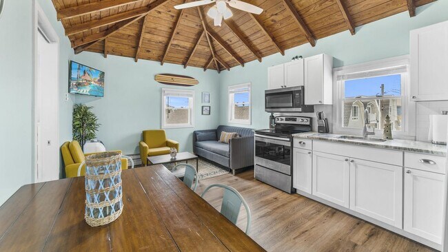 Building Photo - 171A Beachfront-