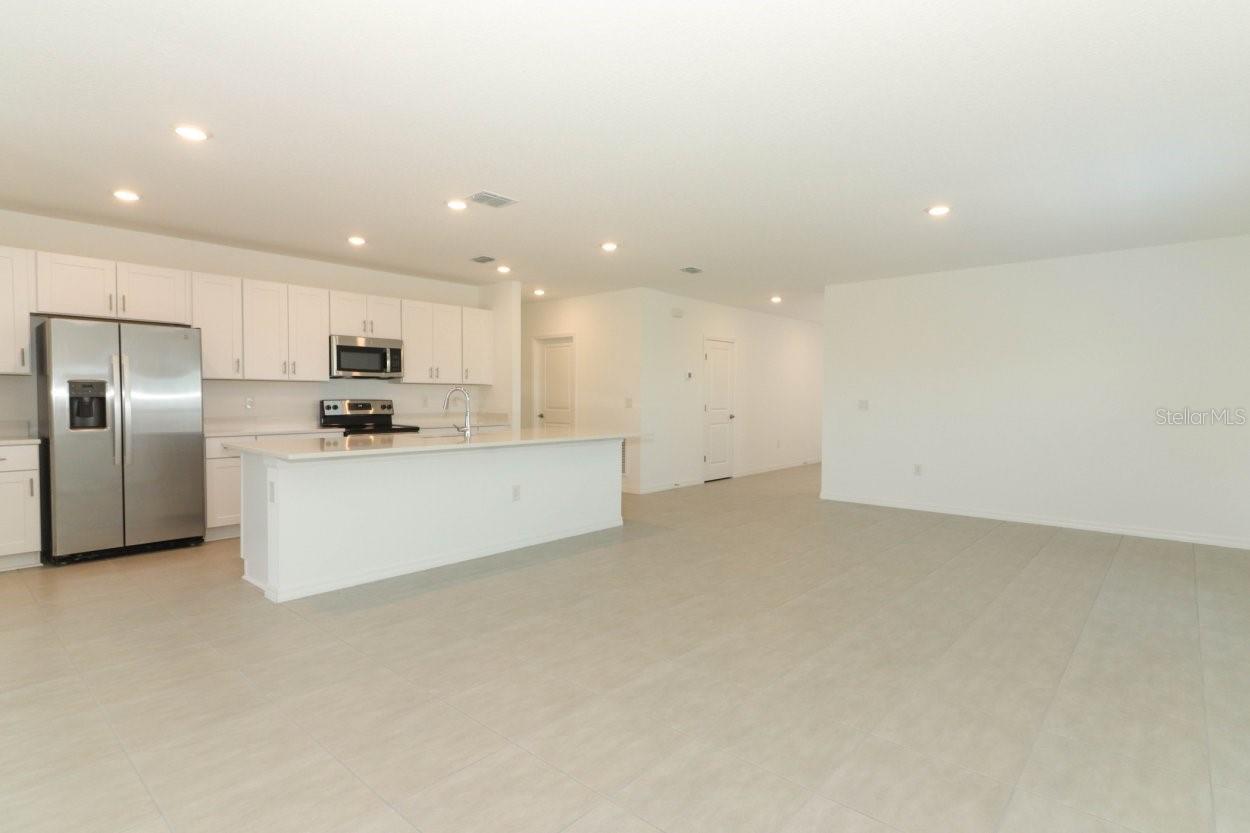 Building Photo - 4557 Ranunculus St