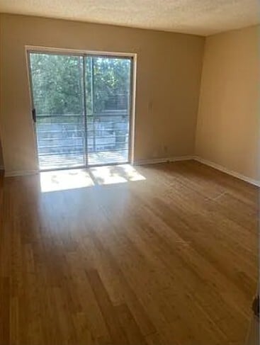 Building Photo - 5958 NW 24th Ct