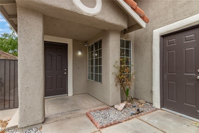 Building Photo - 2689 Rungsted St