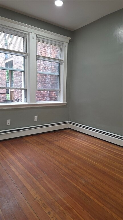 Building Photo - 129 Harrishof St