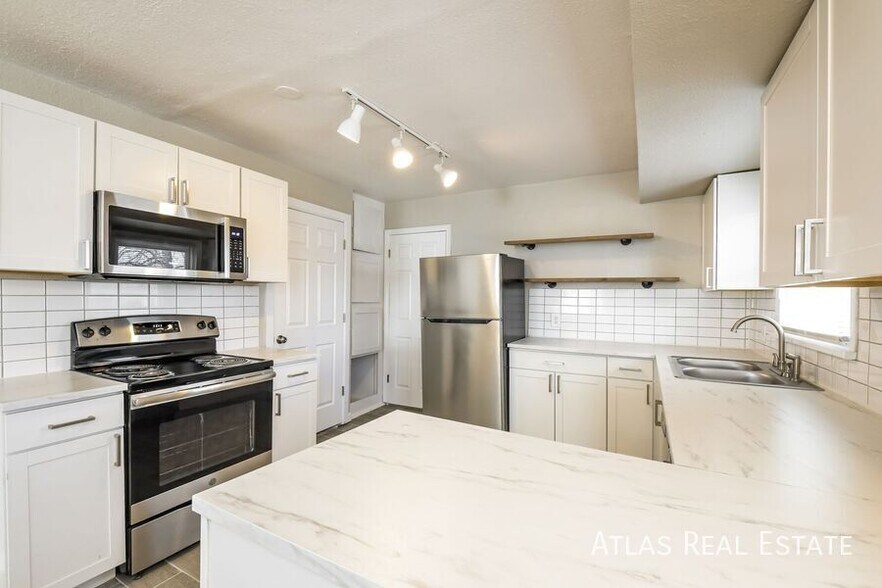 Building Photo - 1131 Geneva St