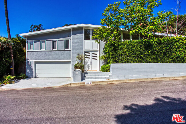 Building Photo - 2163 San Ysidro Dr