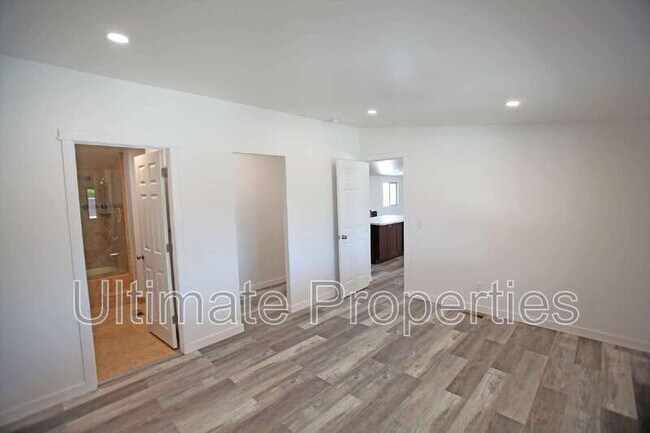 Building Photo - 38405 N 27th Ave