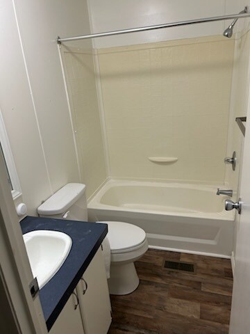 Building Photo - 2246 Nicolai Ave