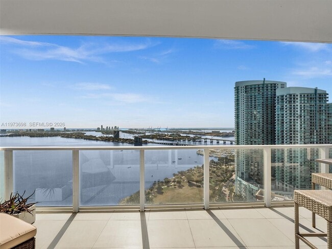 Building Photo - 2020 N Bayshore Dr