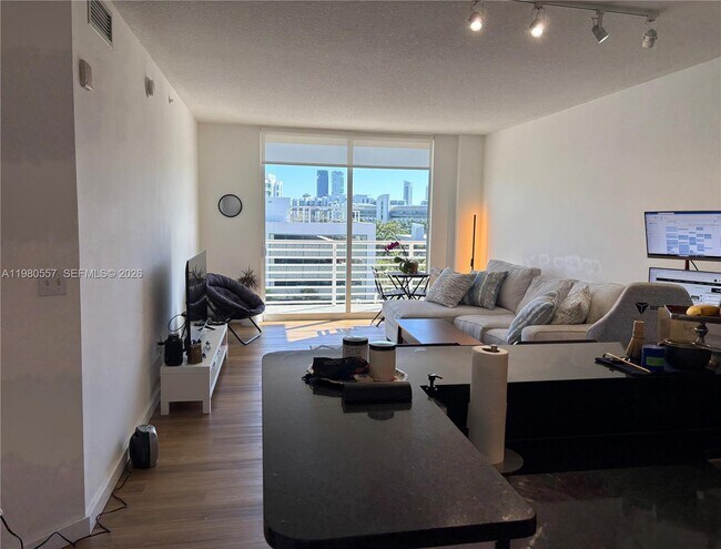 Building Photo - 18800 NE 29th Ave