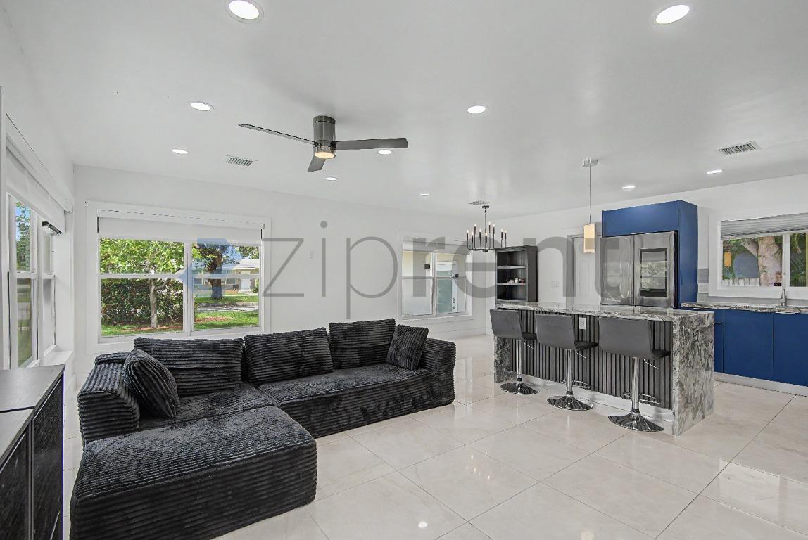 Building Photo - Unit