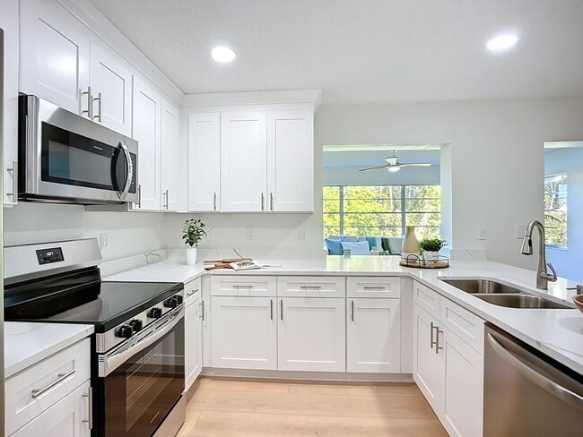 Building Photo - 2014 Hampstead Cir