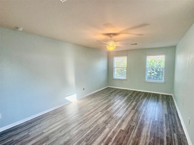 Building Photo - 1205 Quarterhorse Dr