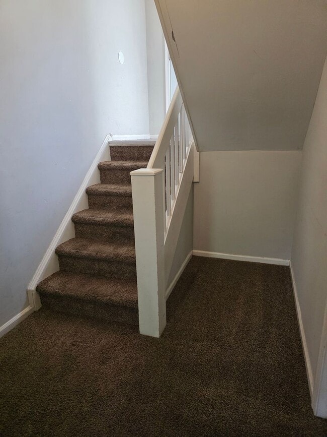 Building Photo - Townhouse in Newark/Bear Area