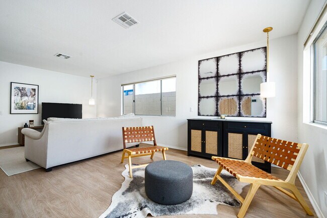 Building Photo - 53680 Avenida Montezuma