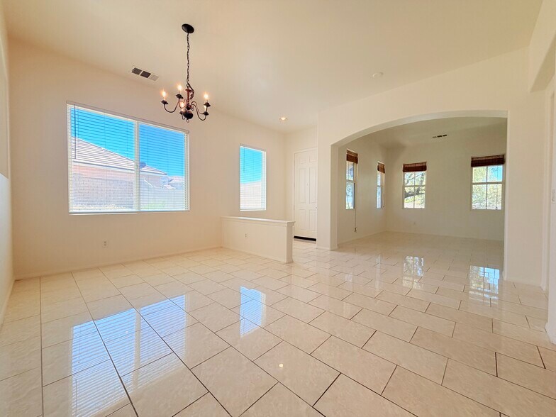 Building Photo - 28330 Linda Vista St