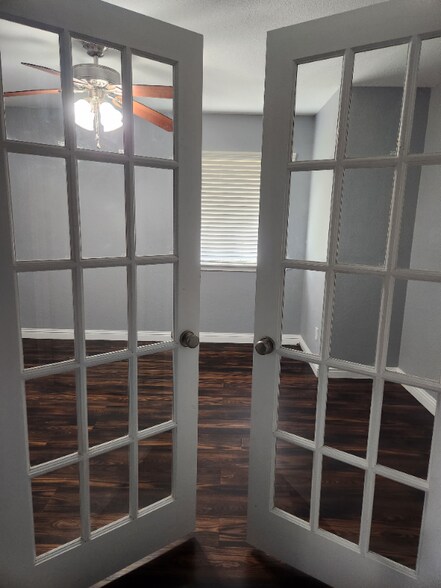 Building Photo - 5502 Red Pine Dr