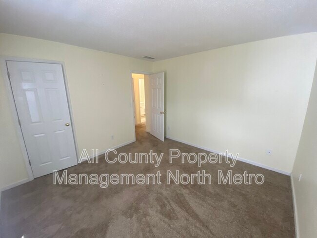 Building Photo - 280 Leasingworth Way