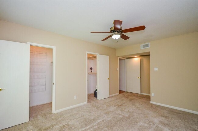 Building Photo - 2238 S Piney Point Rd