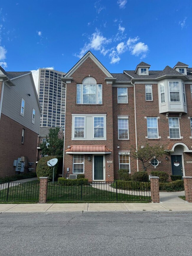 Building Photo - Beautiful Southfield Condo