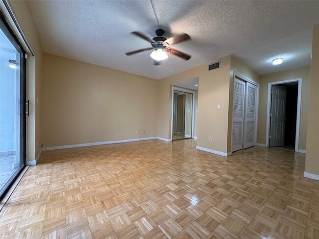 Building Photo - 6630 Racquet Club Dr