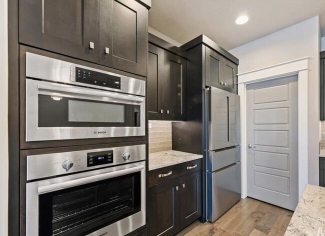 Building Photo - 6253 N Winward Ln