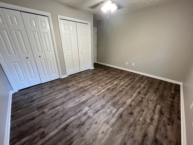 Building Photo - Hampton 1371-1373