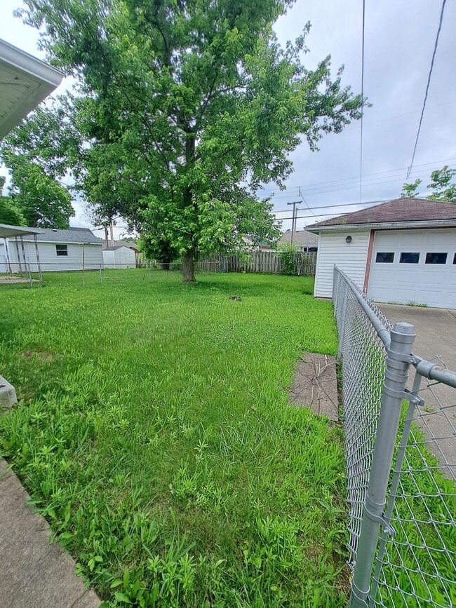Building Photo - 5049 Pensacola Blvd