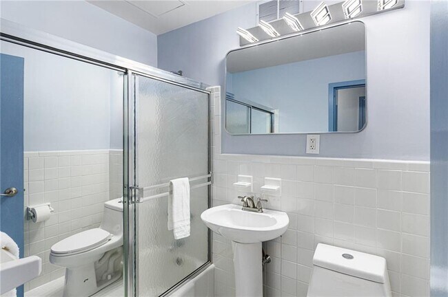 Building Photo - 215 Piedmont Ave NE