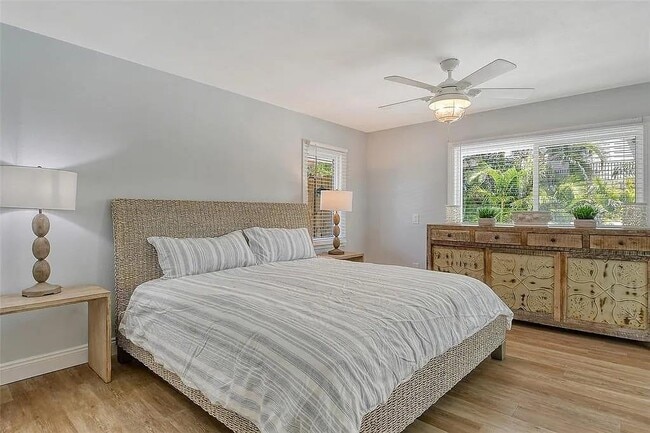 Building Photo - 4852 Featherbed Ln