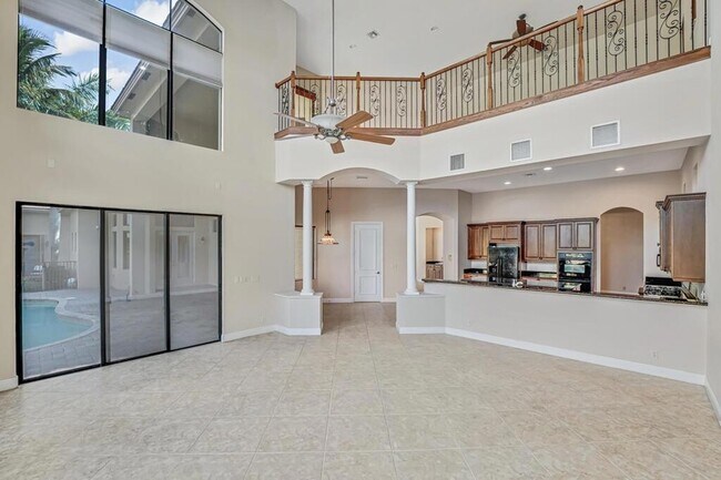 Building Photo - 10513 Versailles Blvd