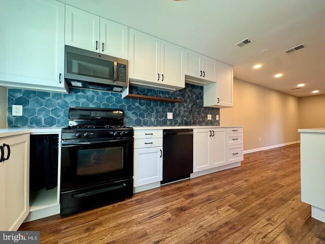 Building Photo - 3885 Steppes Ct